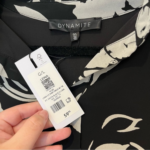 Dynamite Leina Dress - Picture 10 of 11